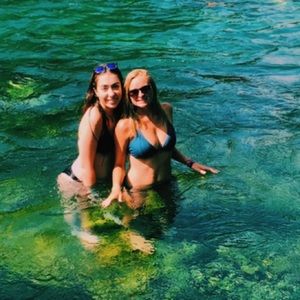 Meet your Posher, Marie